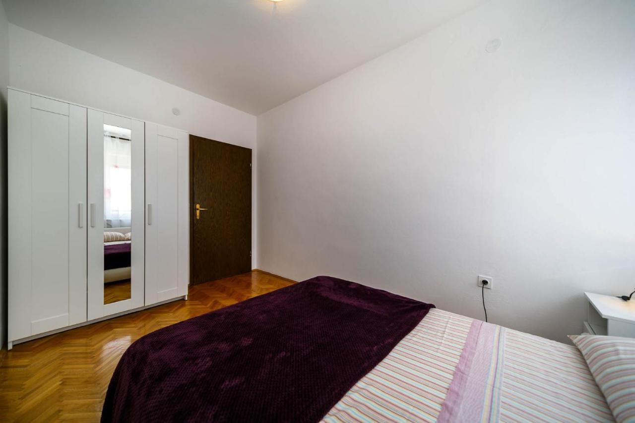 Apartments Mate Balote 54 Krk Exterior photo