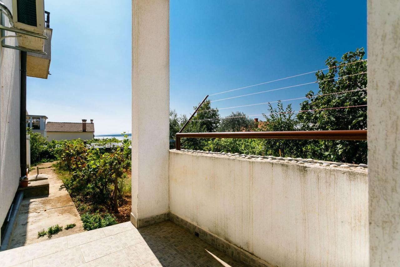 Apartments Mate Balote 54 Krk Exterior photo